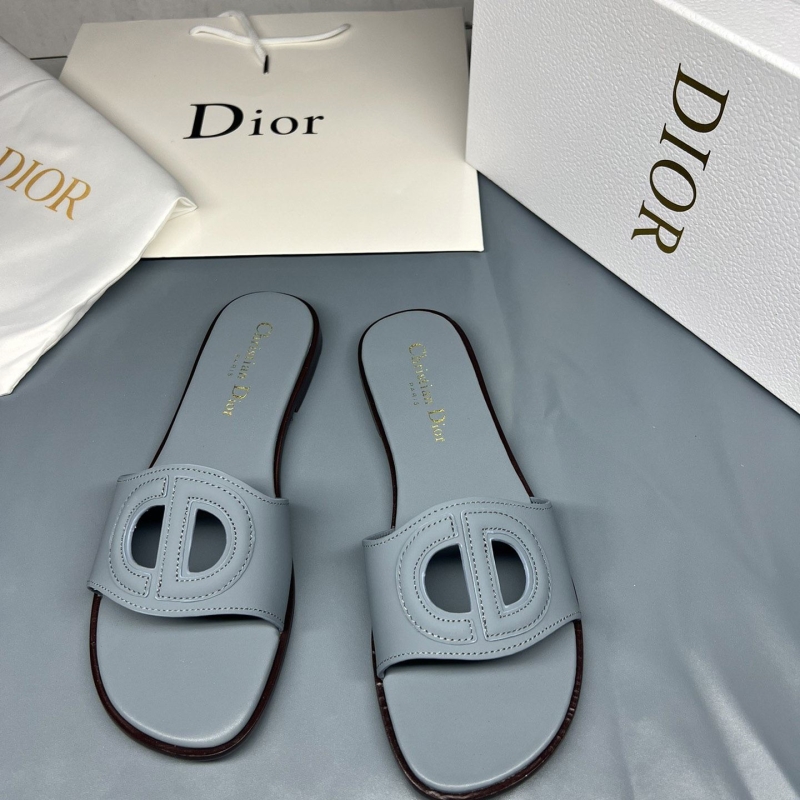 ch**an D*or slippers